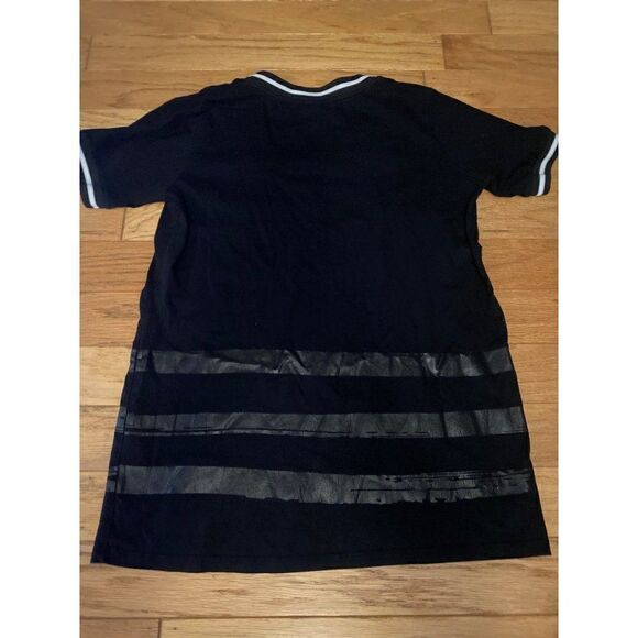 ASOS women's black v-neck short sleeve, with faux leather stripes t shirt size 4 - Picture 5 of 9